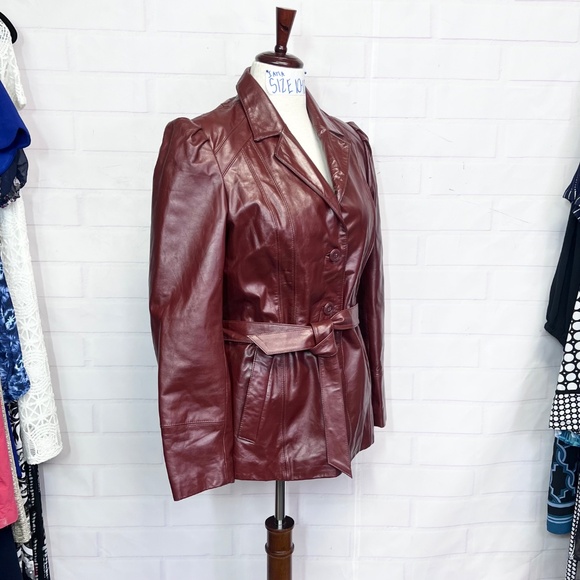 |•BERMAN'S•| Gorgeous Vintage Burgundy Zip Out Lining 1970s Leather Coat - Picture 2 of 16
